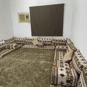  شقة فاخرةبمدخل خاص